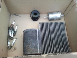 Doos met oude onderdelen